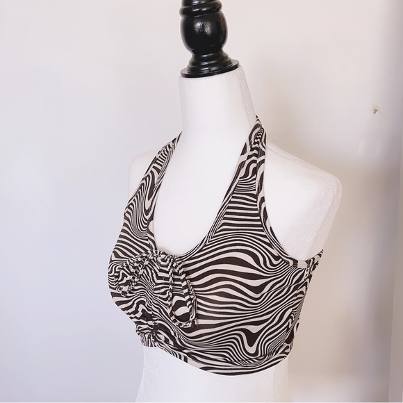 H&M Zebra stripes tank top. Elastic stripes. 99%new condition. - Picture 2 of 8